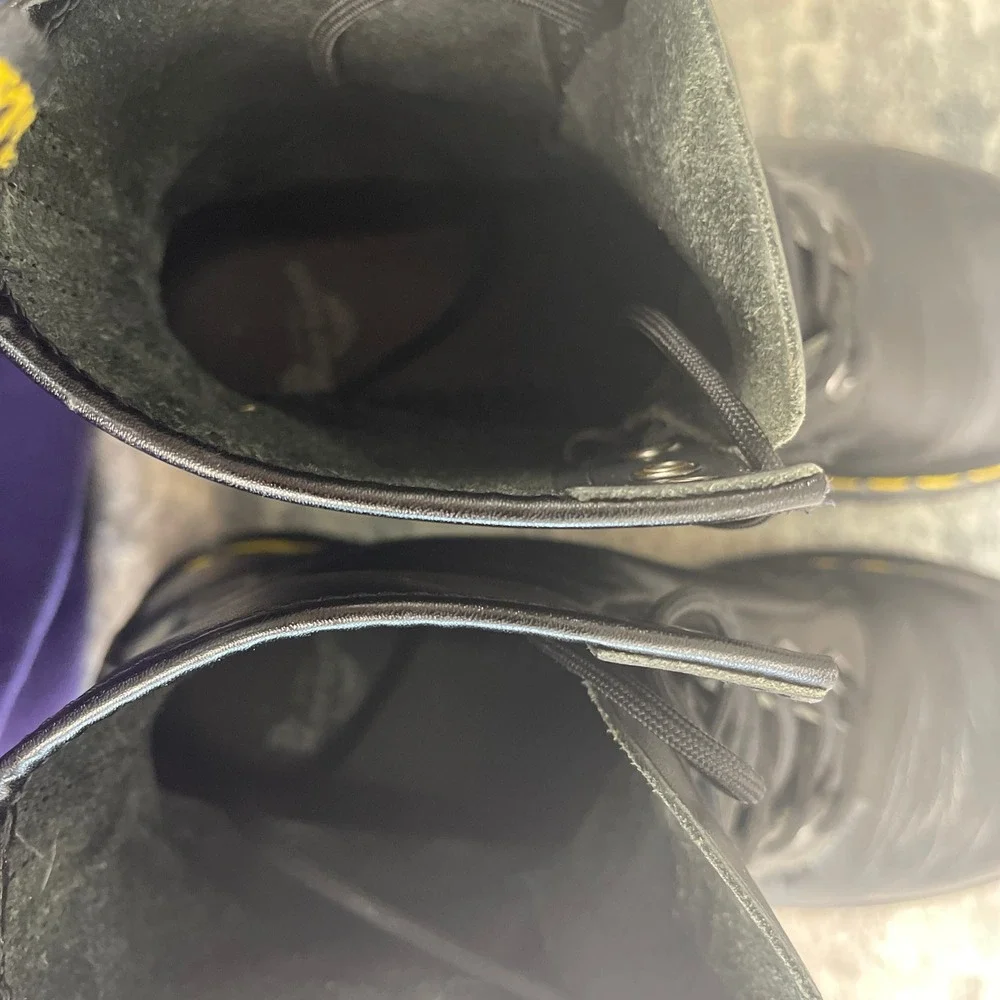Dr. Martens Mens 9L 1460 Eight Eye Boots Solid Black Leather Combat Boots